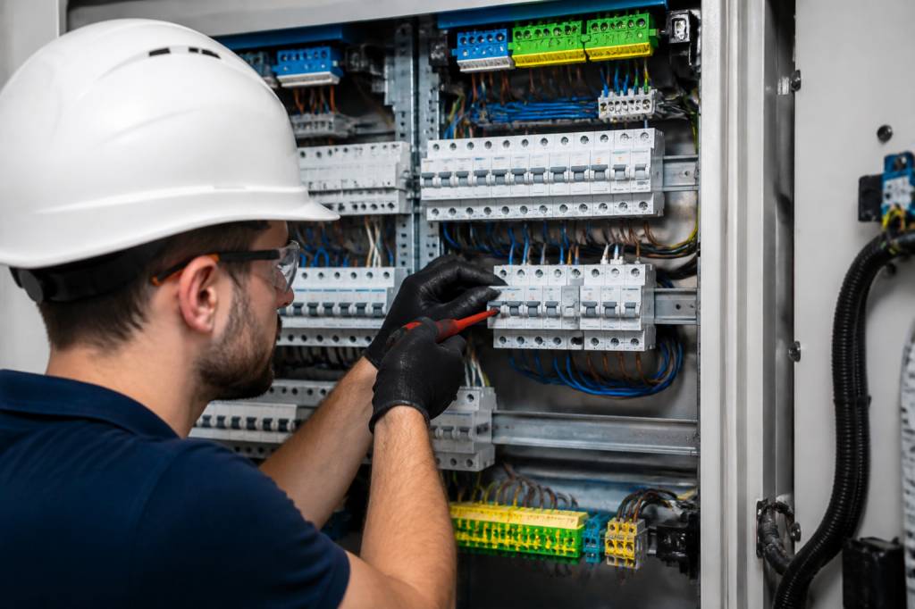 Normes electriques industrielles : guide complet pour sécuriser vos installations