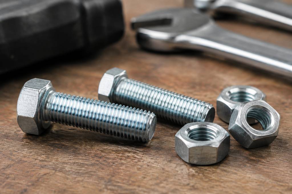 Boulon écrou différence : comprendre leurs rôles et choisir la bonne fixation